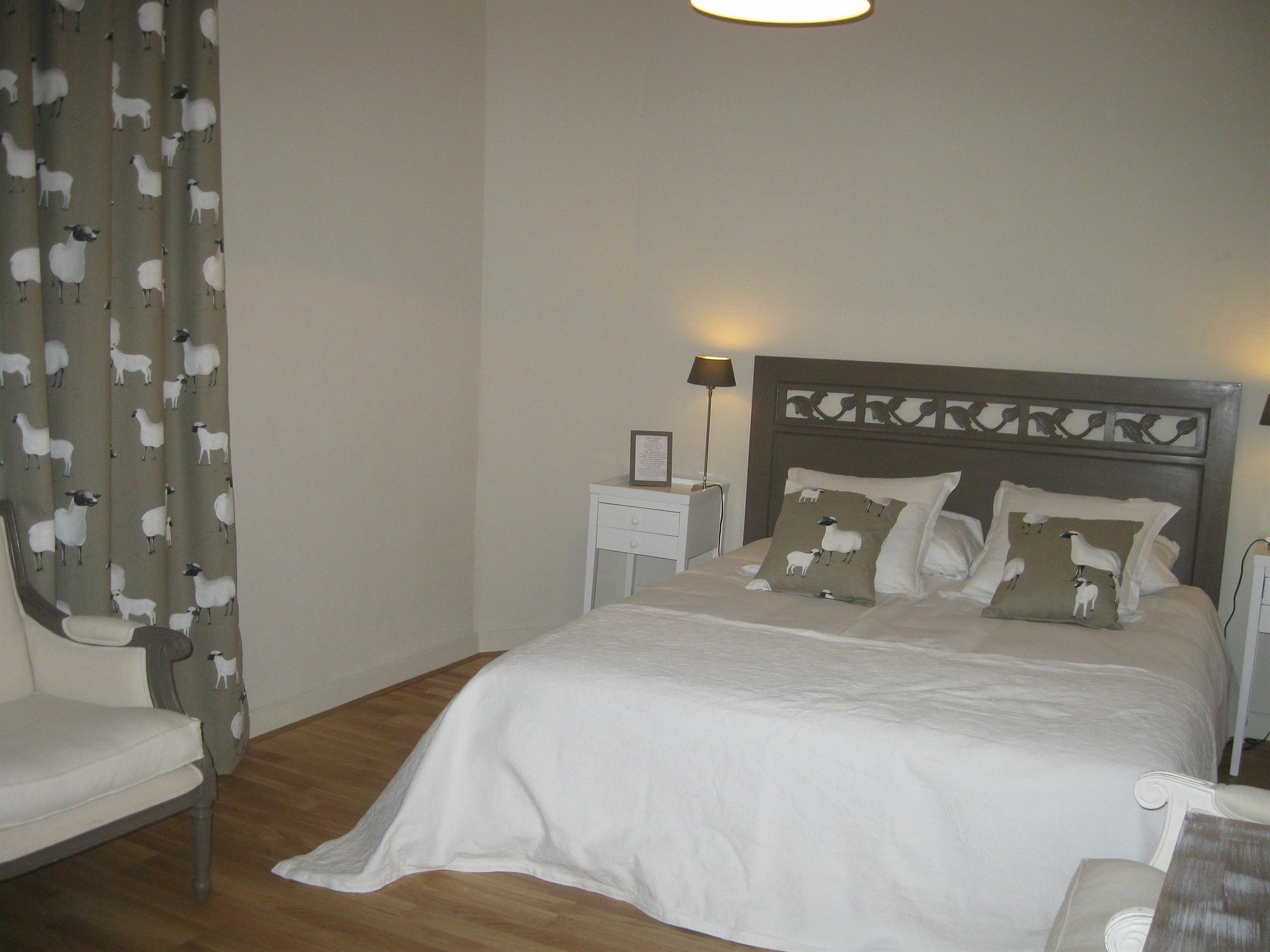Hotel De L'amphitheatre 3*